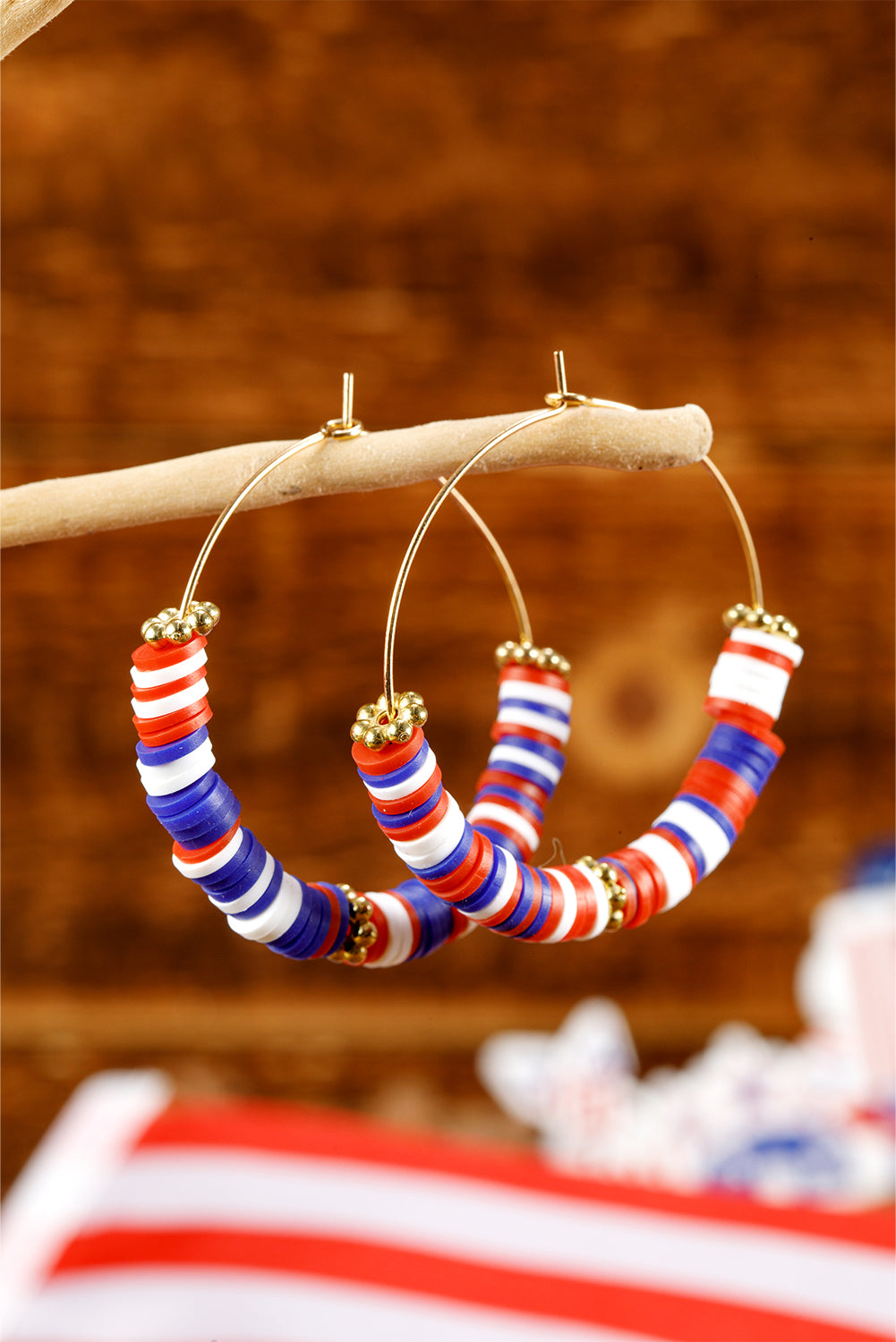 Boucles d'oreilles créoles à perles inspirées du drapeau américain
