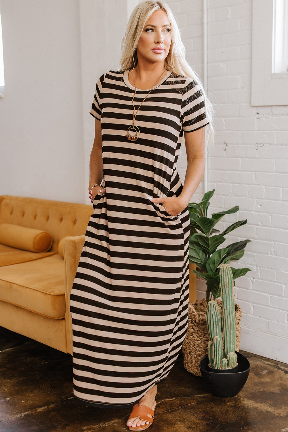 casual round neck t shirt maxi dress with pockets