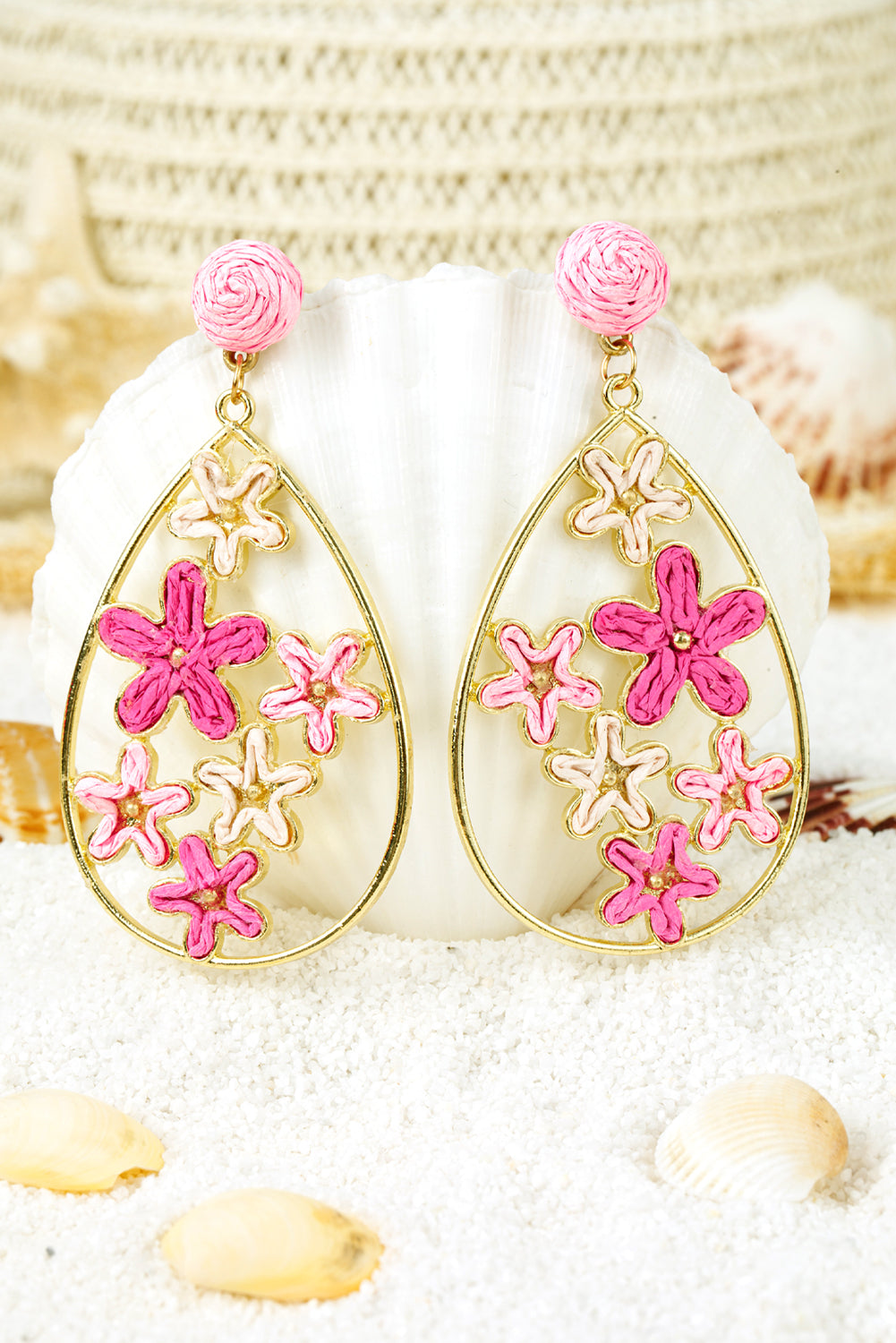 Geflochtene, vergoldete Wassertropfen-Ohrringe mit Blumenmotiv