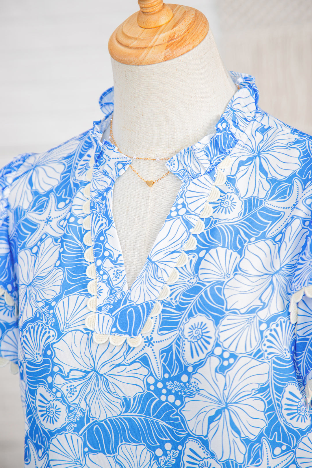 Sky Blue Oceanic Floral Print Scalloped Trim V Neck Short Sleeve Blouse