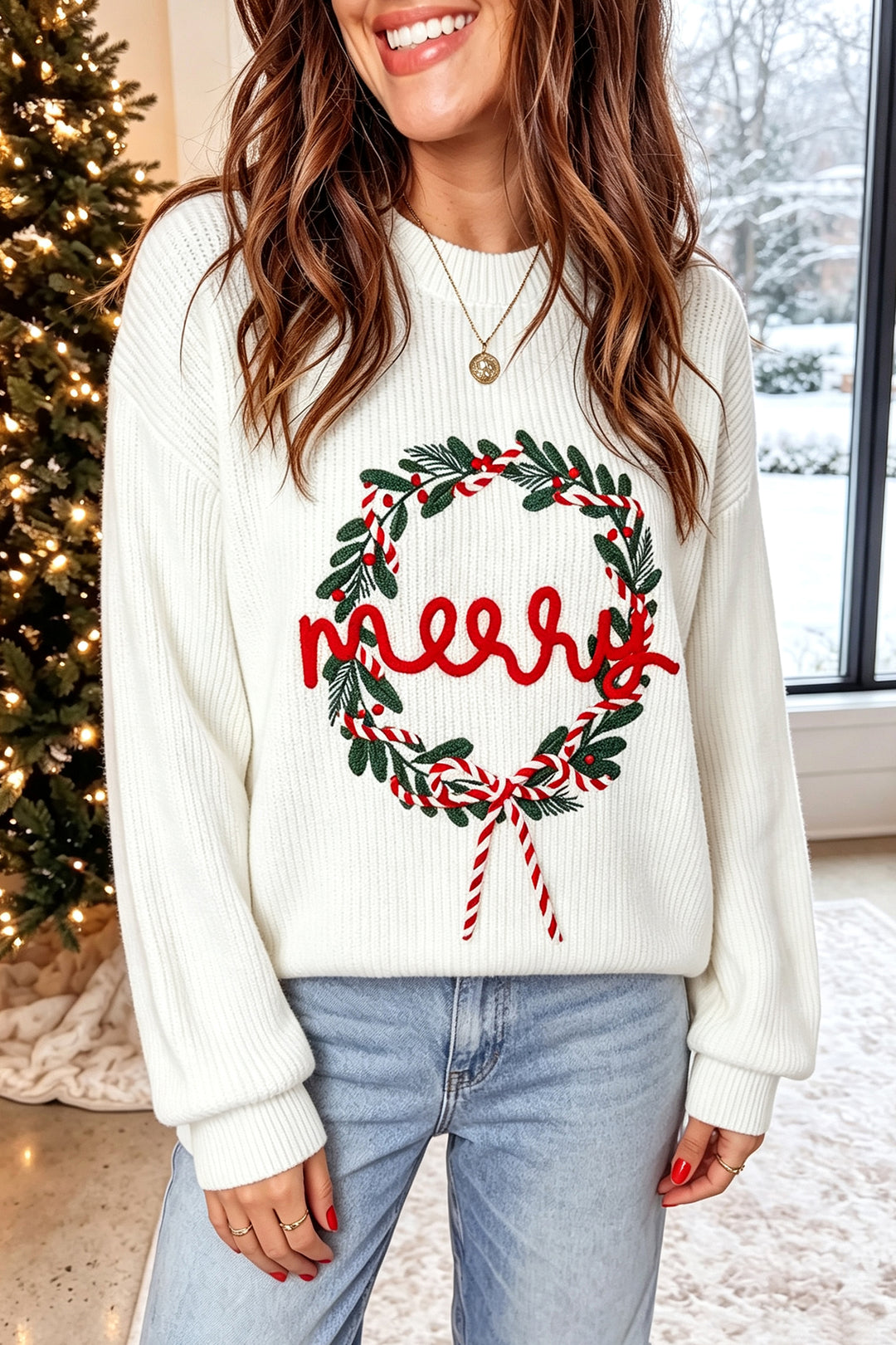 Casual White Christmas Wreath Pattern Round Neck Sweater