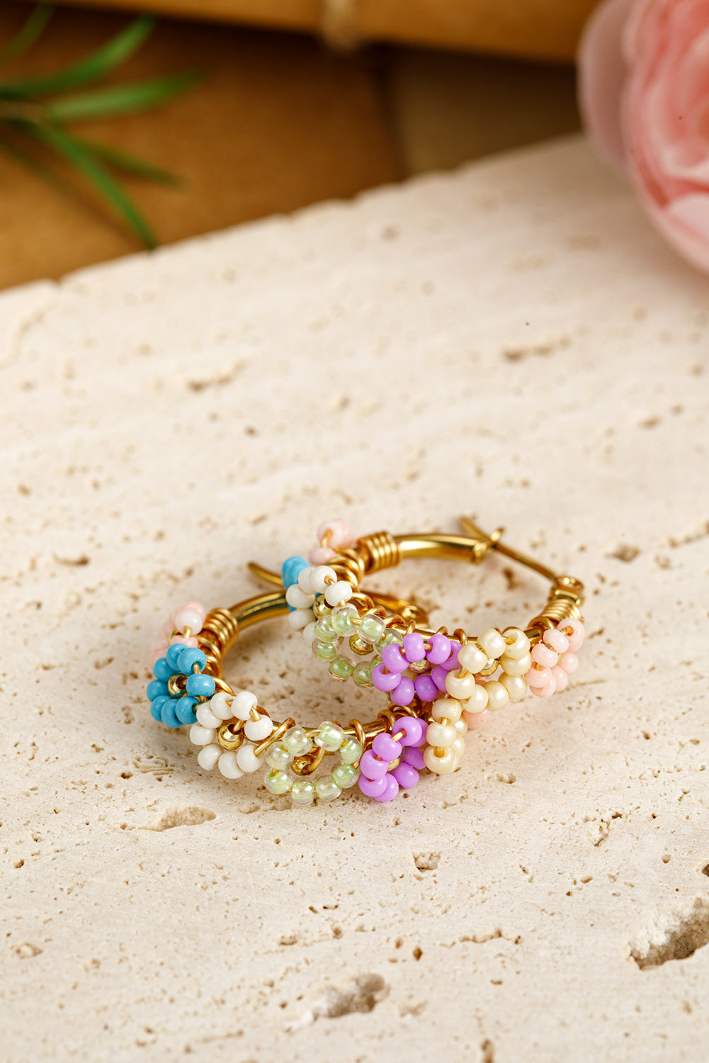 Boucles d'oreilles créoles en alliage avec fleurs perlées