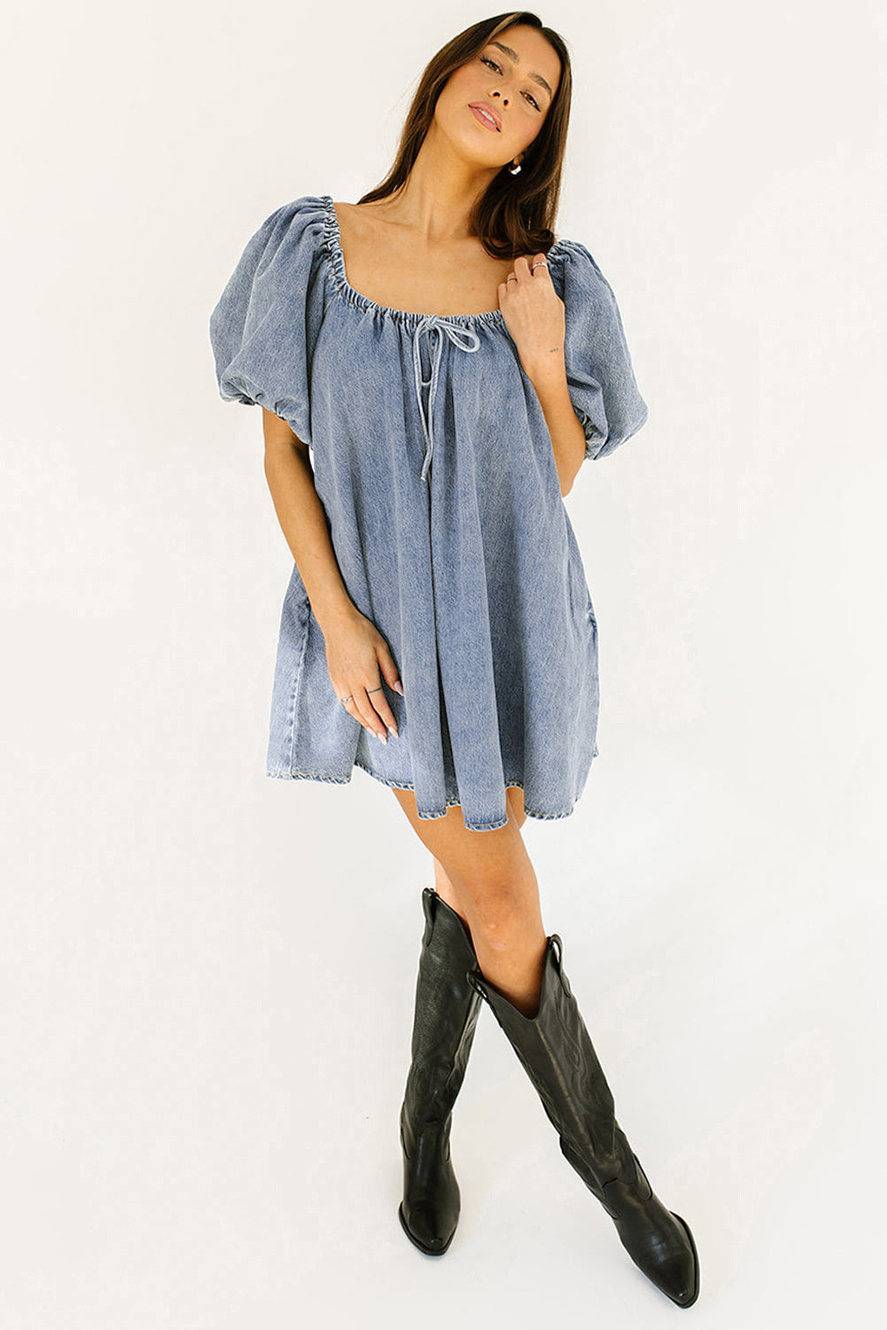 Robe babydoll en jean à manches bouffantes et col carré