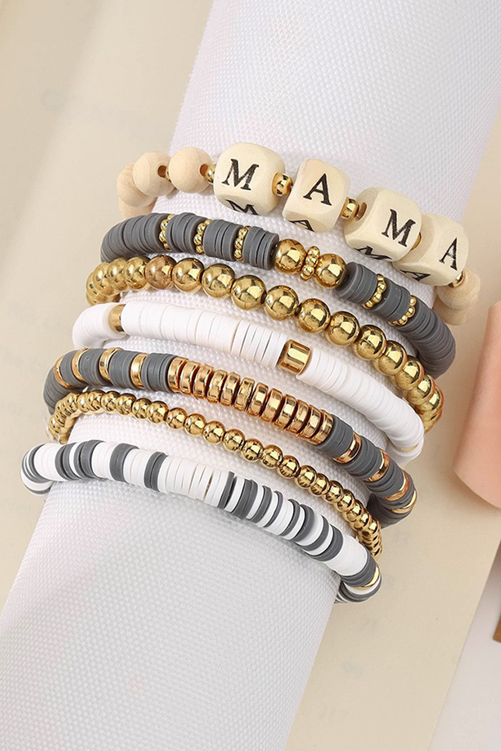 MAMA Perlenarmband mit mehreren Lagen