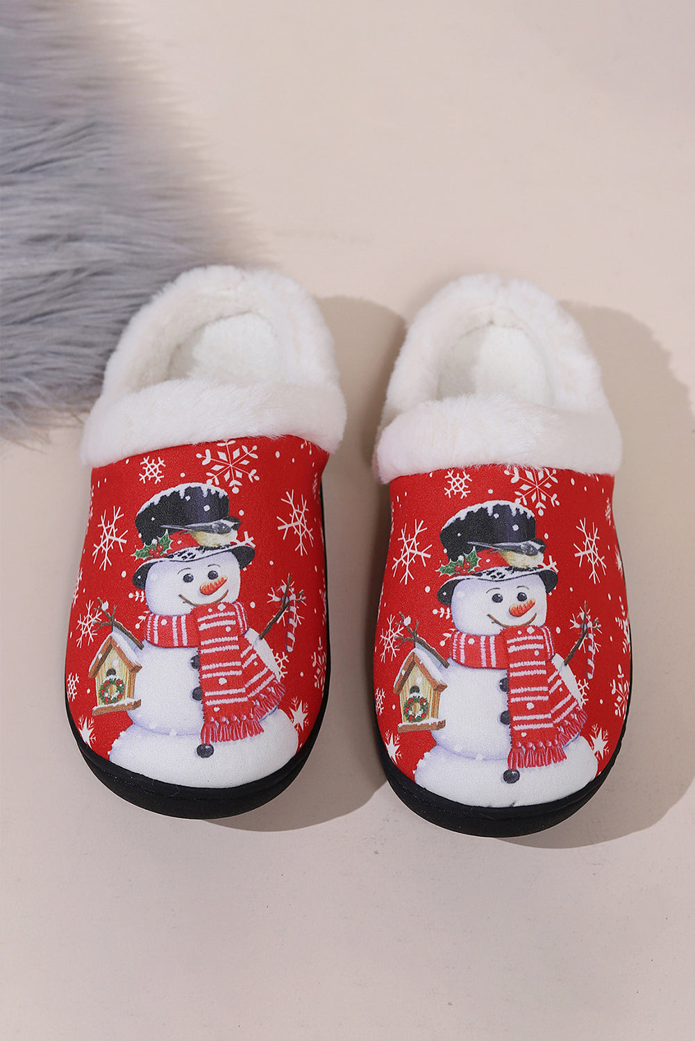 Weihnachts-Hausschuhe aus Plüsch mit Schneemann-Print