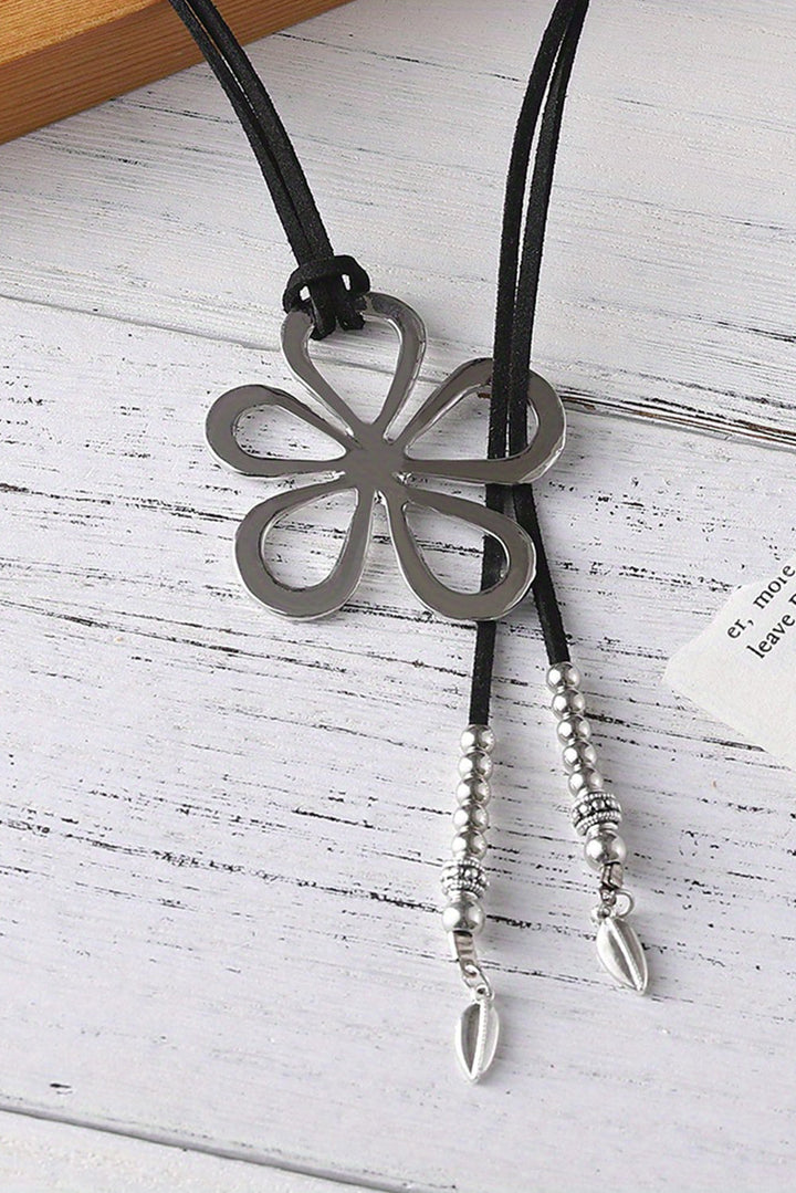Collier en Y en cuir à motif floral ajouré