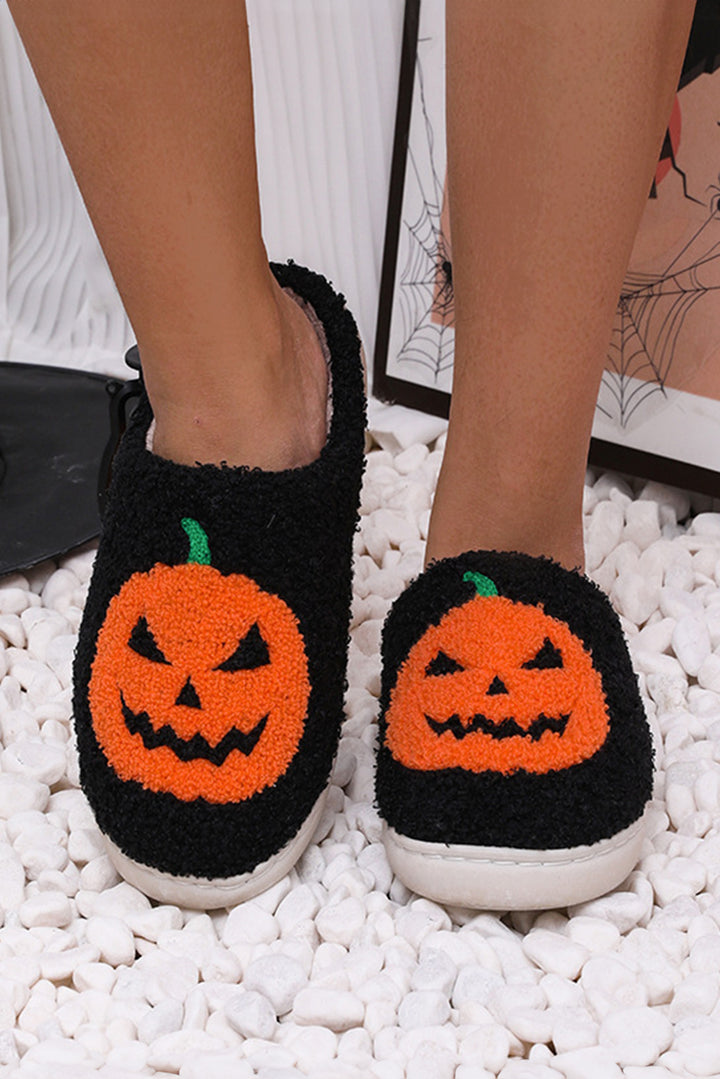 Plüsch-Hausschuhe mit Halloween-Kürbis-Print