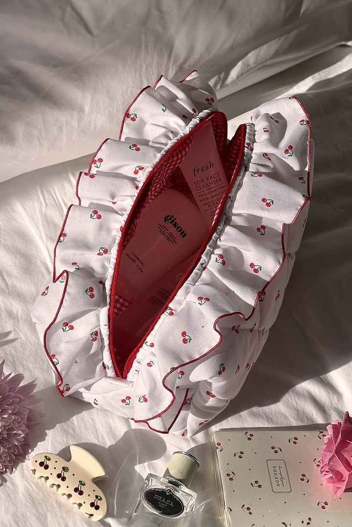 Trousse de maquillage matelassée à imprimé cerises et à volants