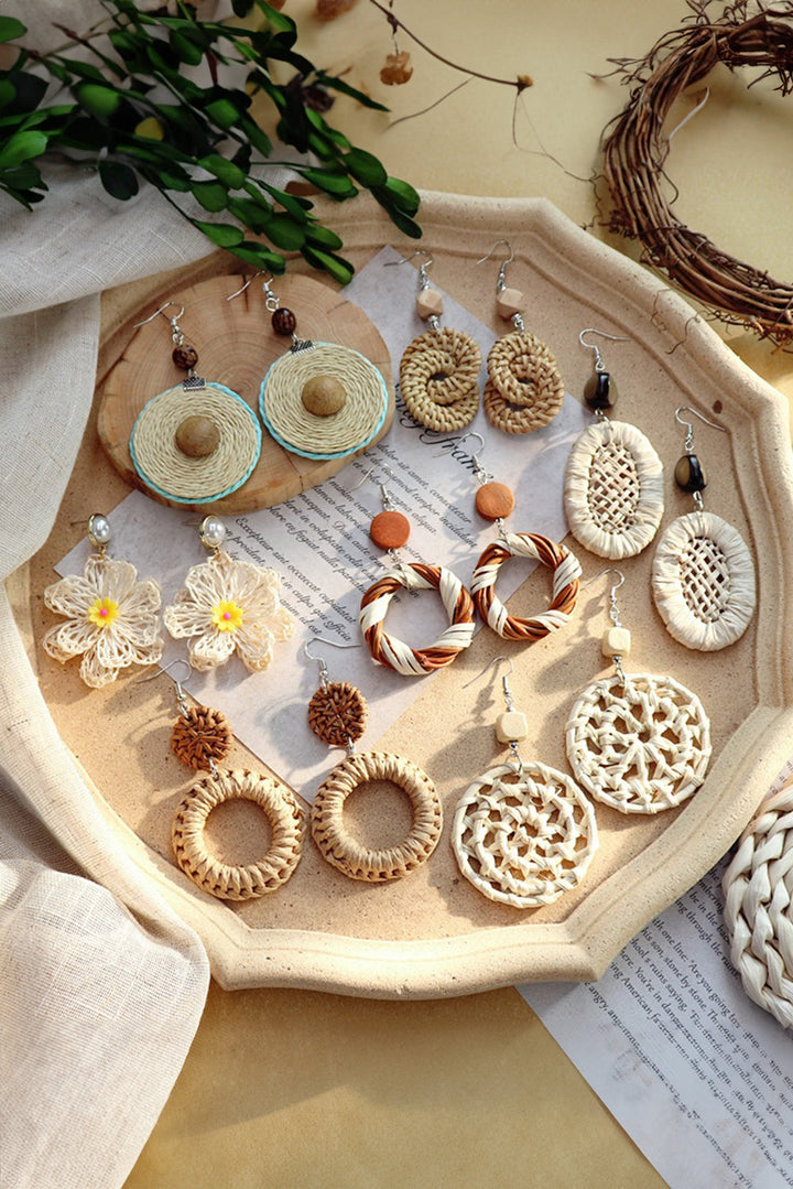 Boucles d'oreilles à tige en perles et grandes fleurs au crochet