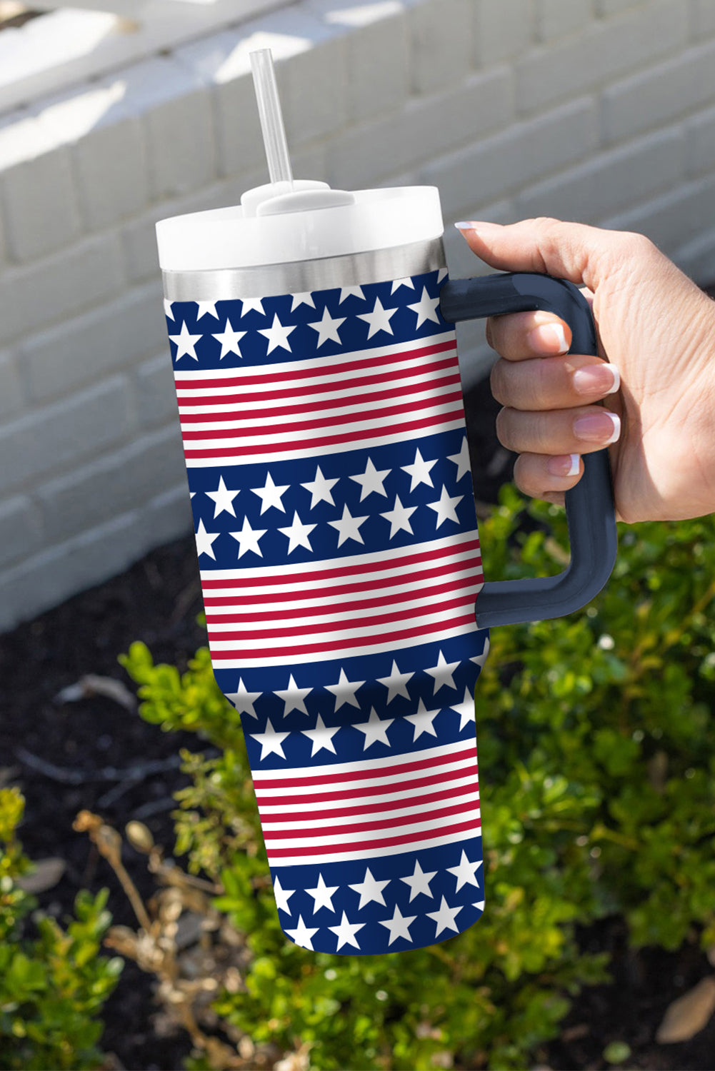 Tasse isotherme avec poignée et imprimé étoiles et rayures 40 oz