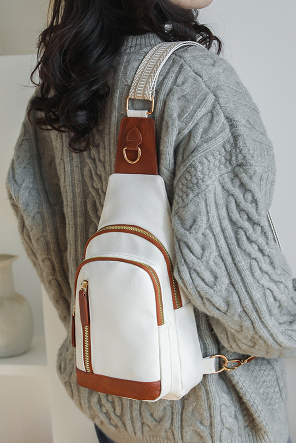 Vintage PU Leather Zipped Crossbody Bag