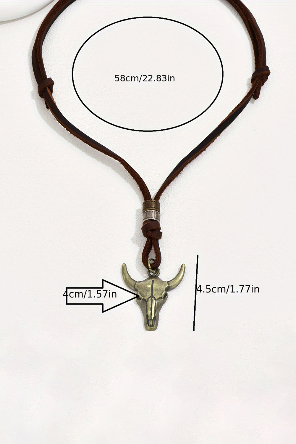 Collier avec pendentif tête de bœuf occidental