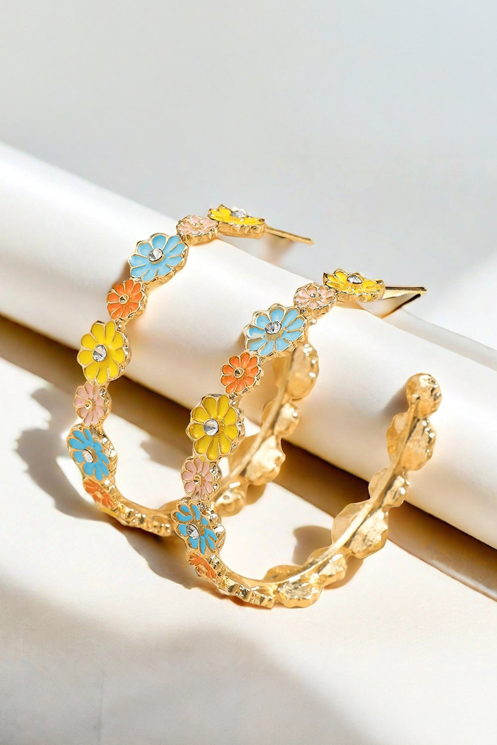 Boucles d'oreilles crochet en alliage plaqué avec décor de fleurs et strass