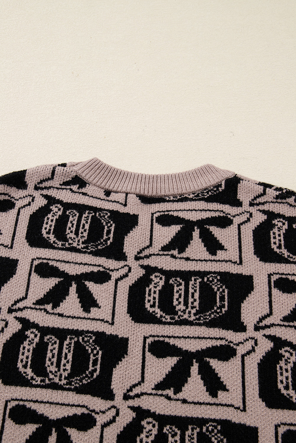 Black Bows &amp; Horseshoes Pattern Western Fashion Print Sweater