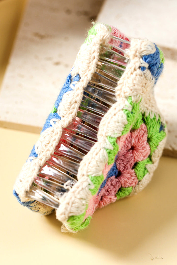 Pince à cheveux en crochet avec motif floral