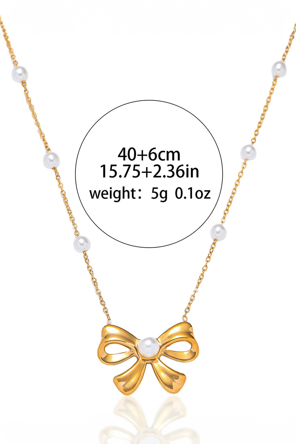 Collier avec pendentif en forme de nœud papillon plaqué orné de perles