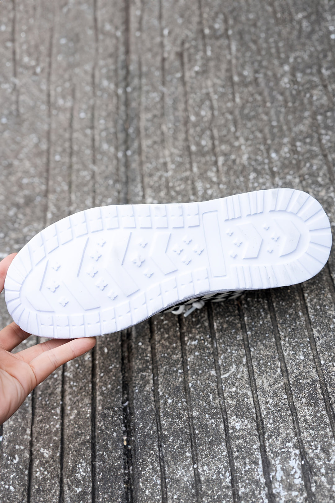 Checkered Print Lace-up Detail Flat Shoes