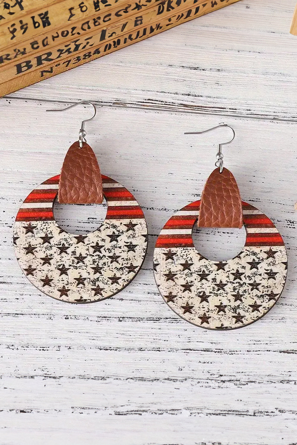 Boucles d'oreilles pendantes rondes en bois à imprimé drapeau