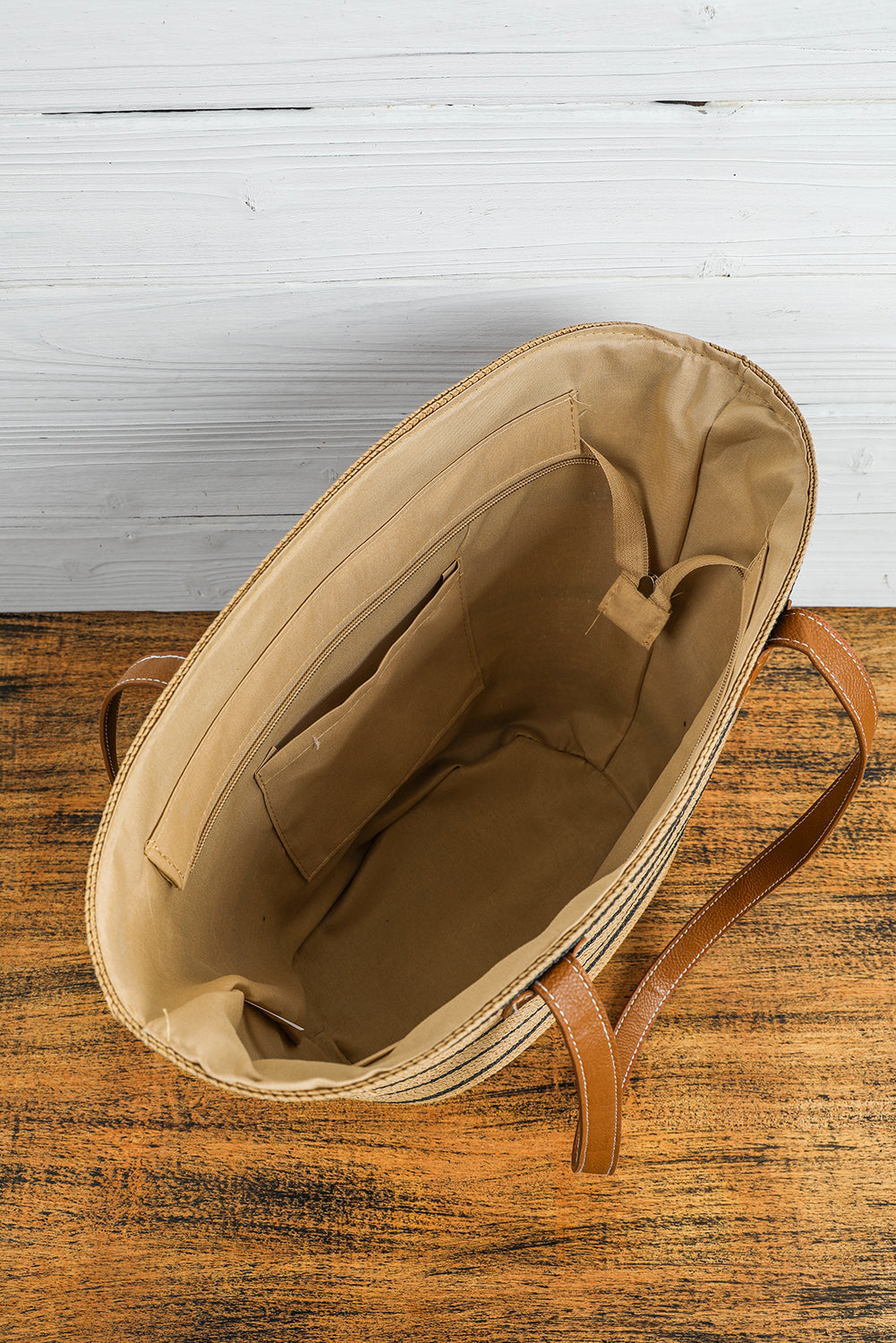 Sac à bandoulière rayé en paille tissée pour les vacances 