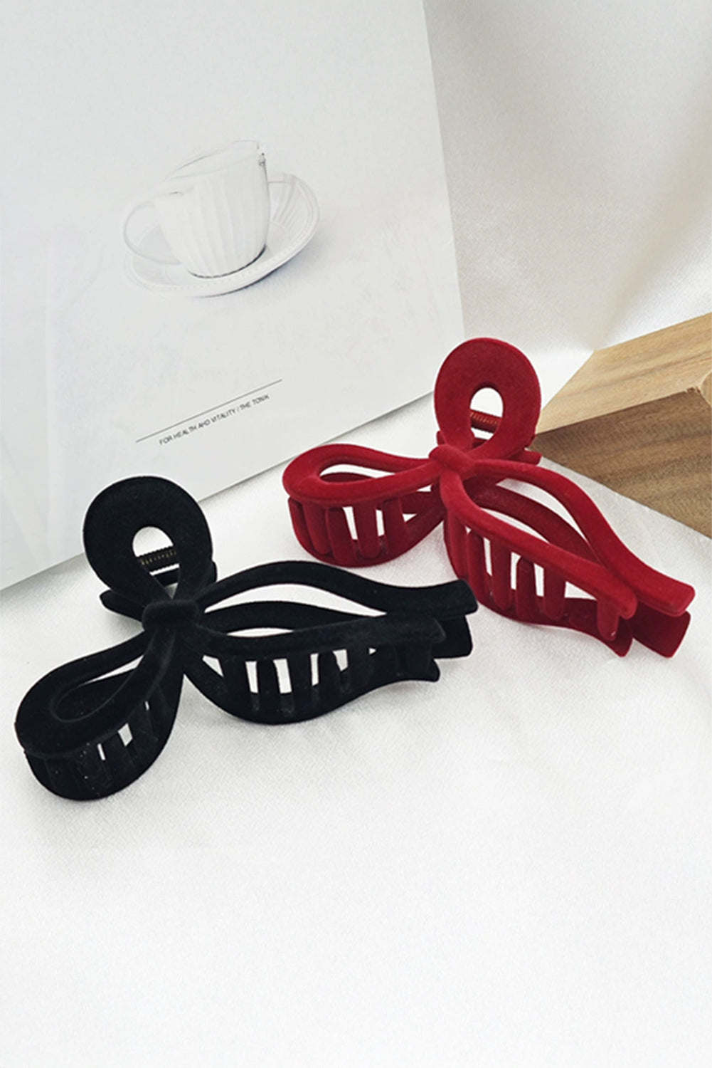 Velvet-Flocked Bow Shape Claw Clip