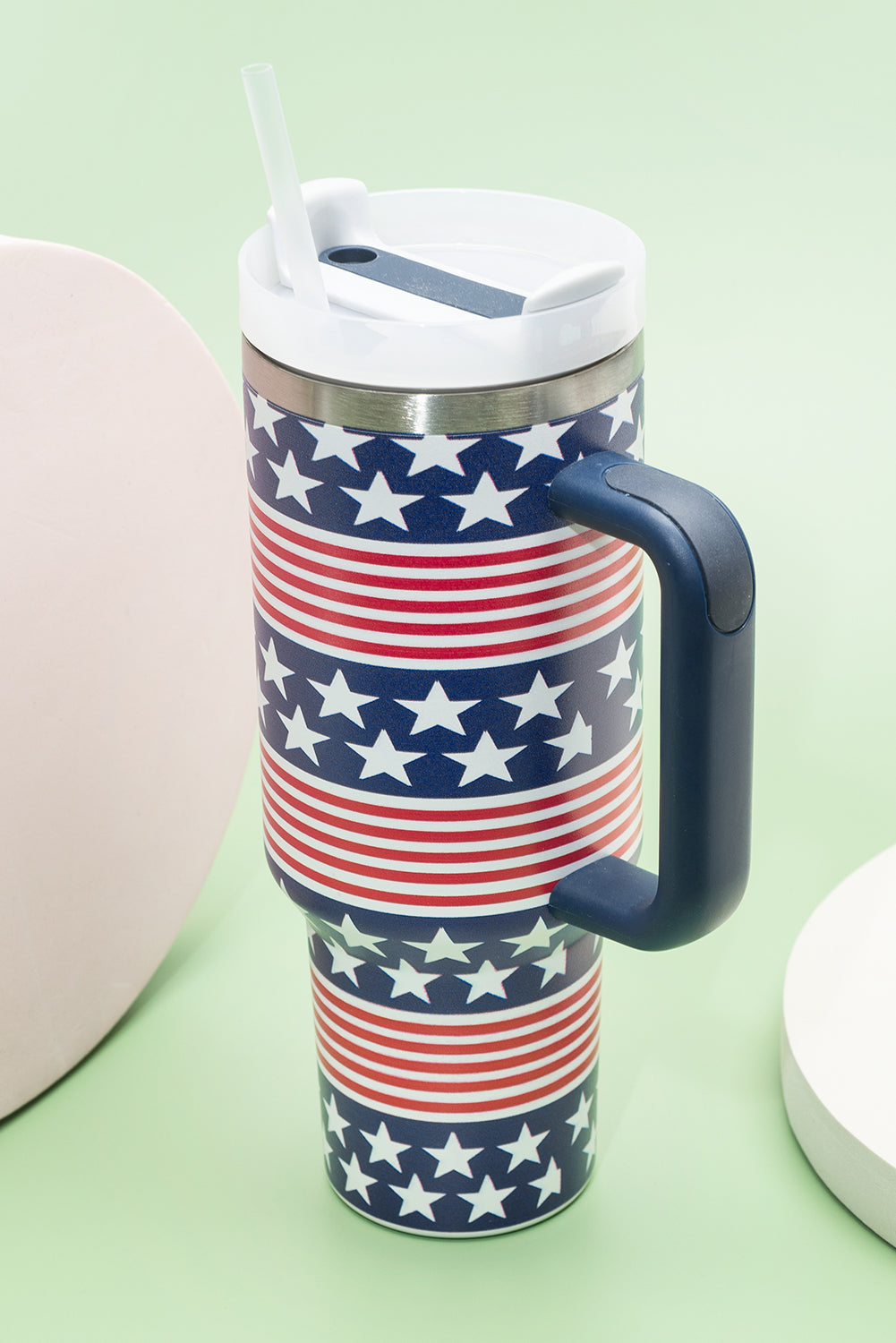 Tasse isotherme avec poignée et imprimé étoiles et rayures 40 oz