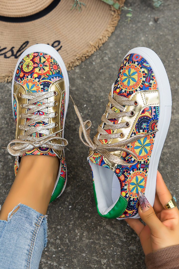 Elegante flache Schnürschuhe mit Blumen-Patchwork