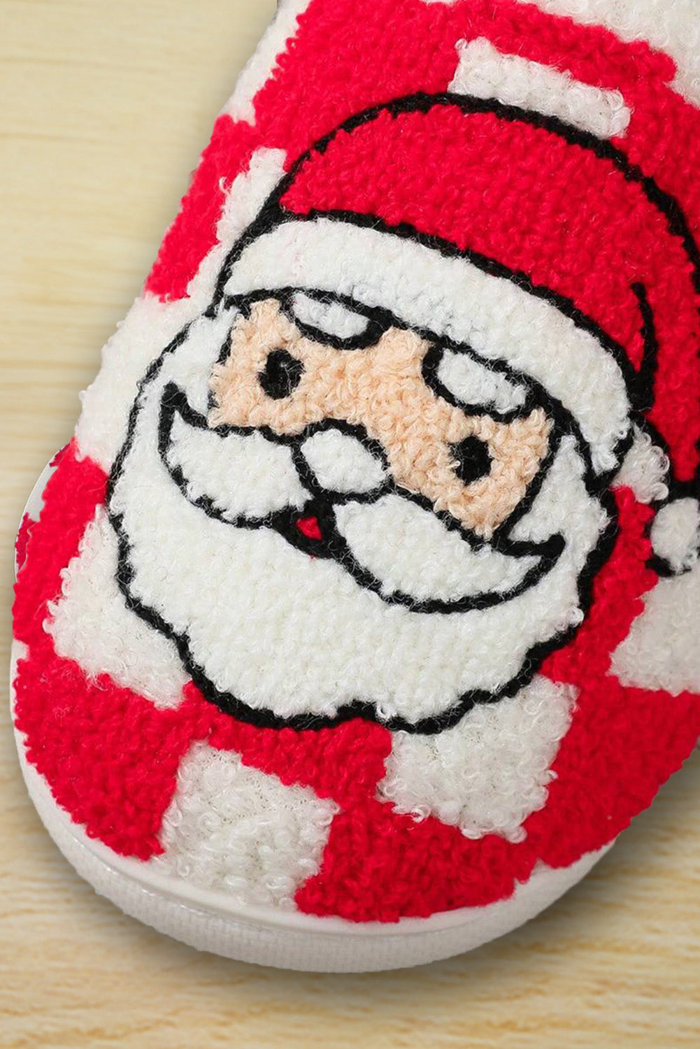 Plüsch-Hausschuhe mit kariertem Weihnachtsmann-Motiv