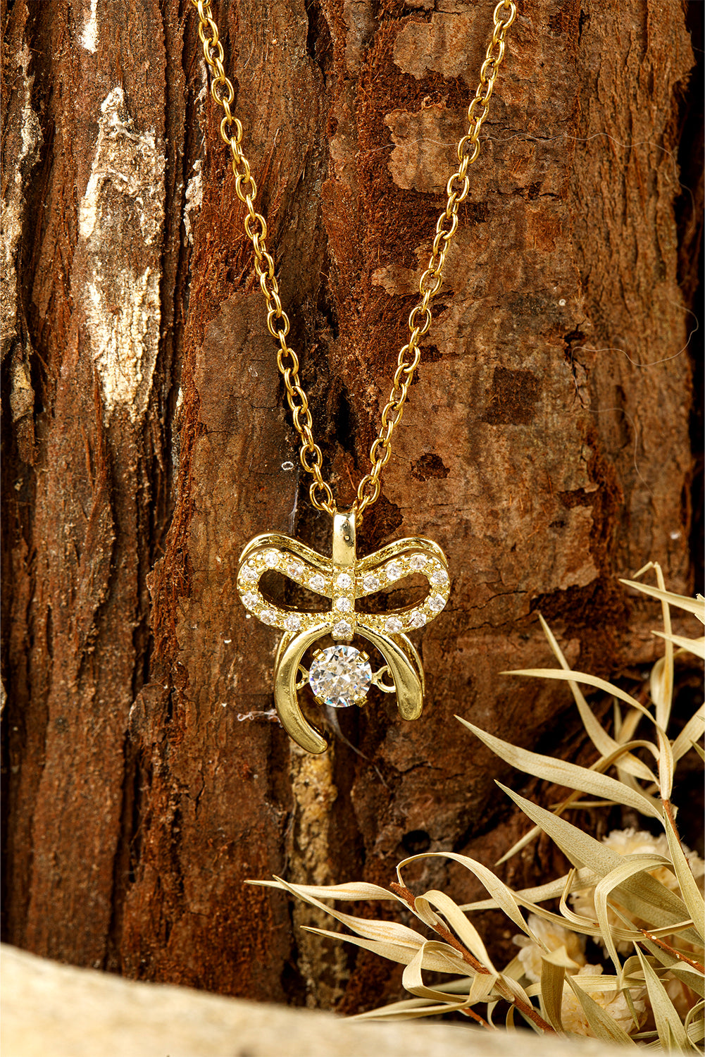 Collier en alliage plaqué avec pendentif nœud papillon en strass