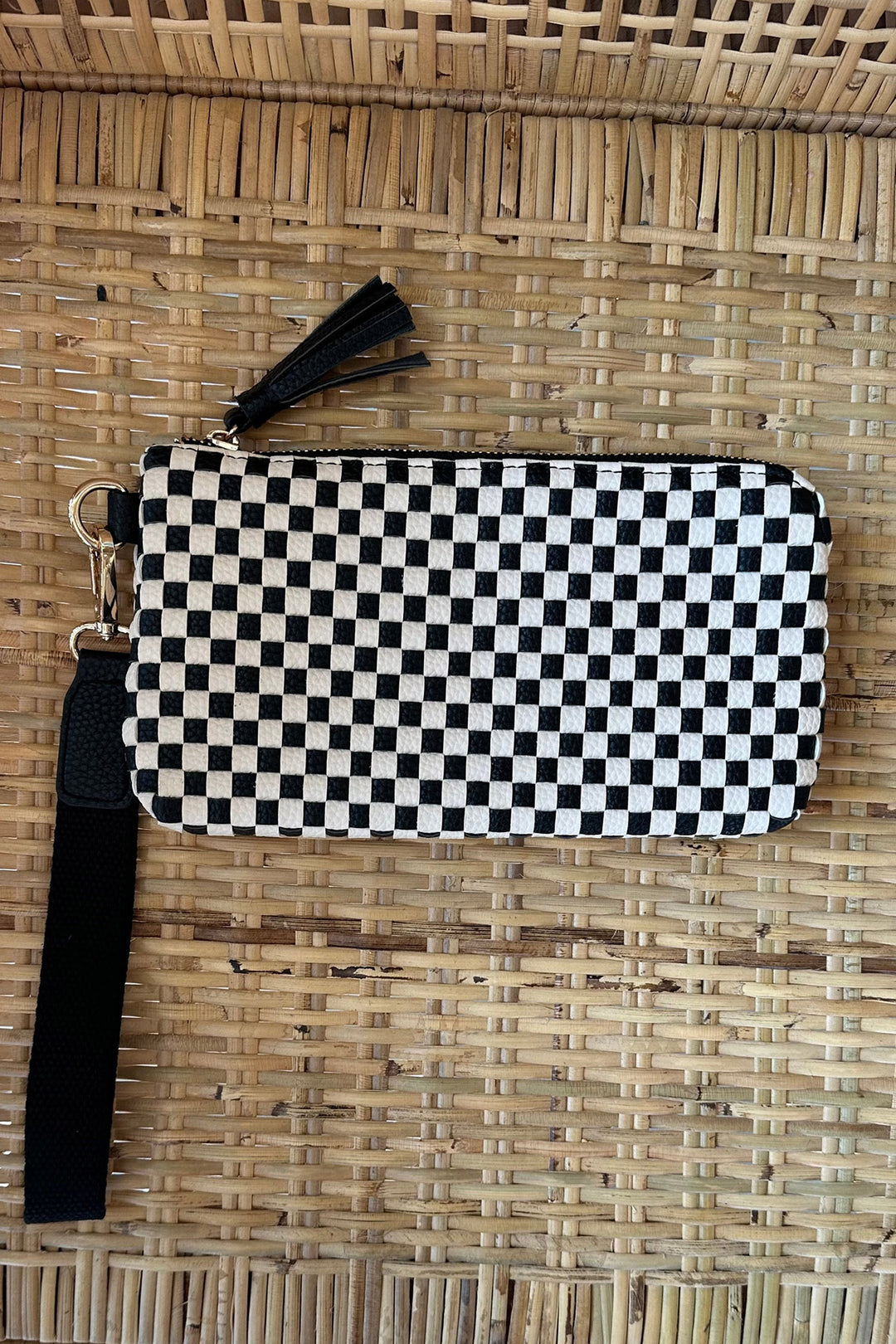 Color black Checkered  Woven Clutch Wristlet PU Leather Large Size Patterned Wallet