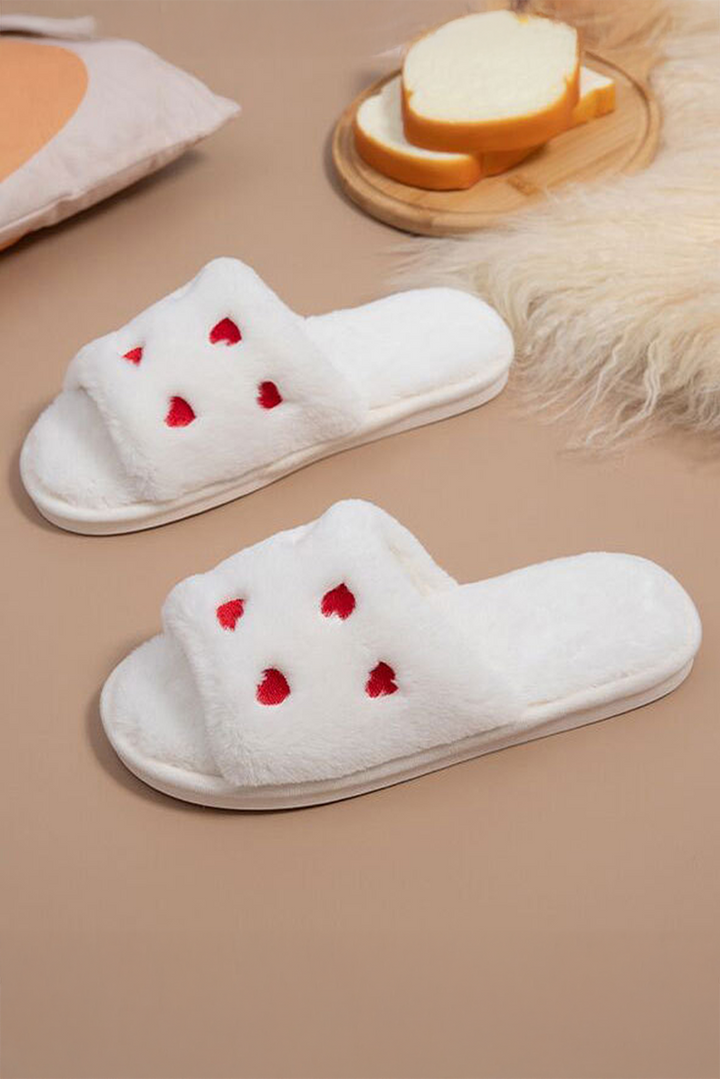 Flauschige Winterhausschuhe mit Valentinstagsherz-Stickerei