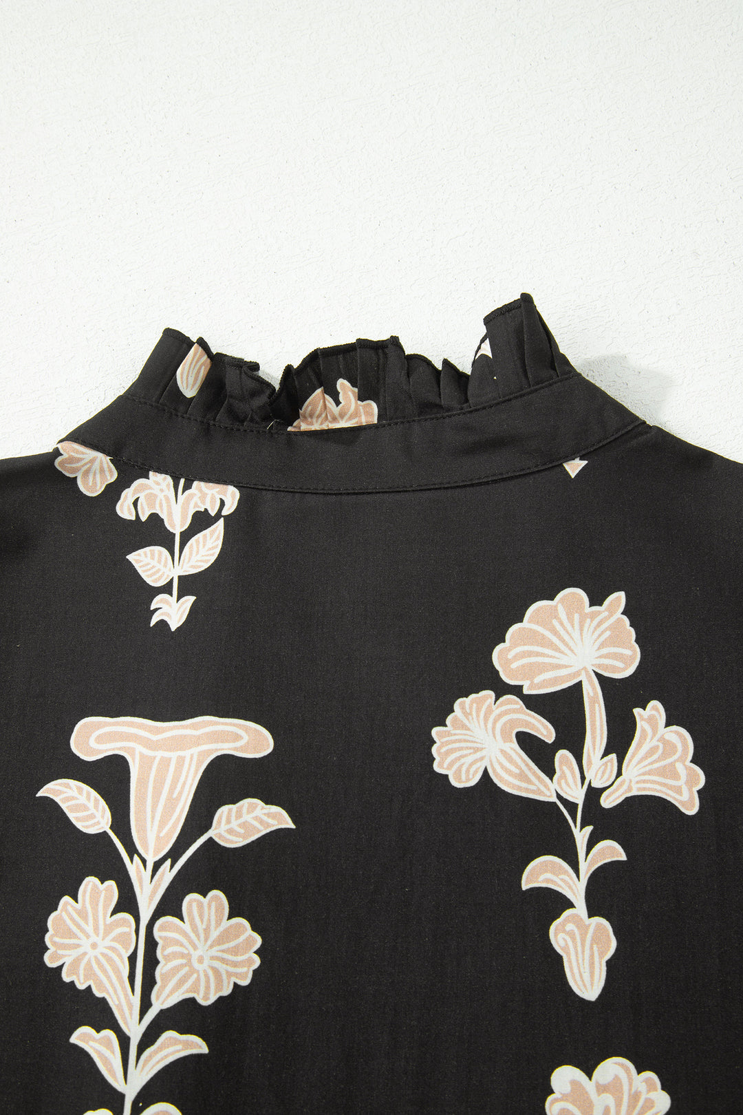 Black Frilled V Neck Puff Short Sleeve Floral Mini Dress