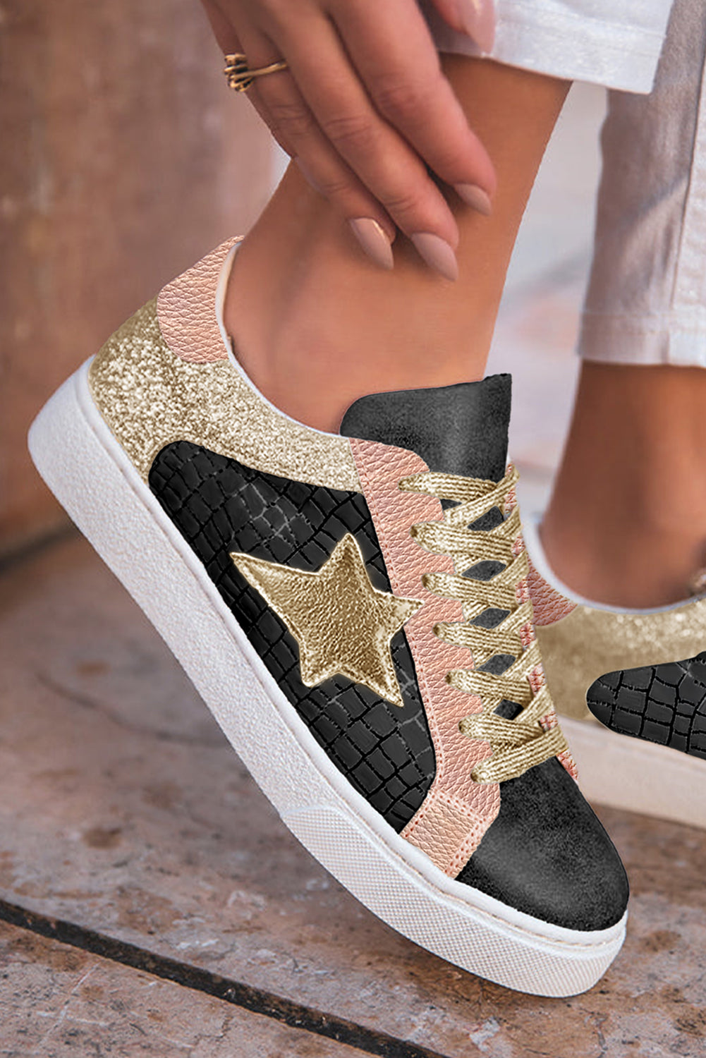Schnür-Sneakers aus PU-Leder mit Glitzerstern-Patchwork 