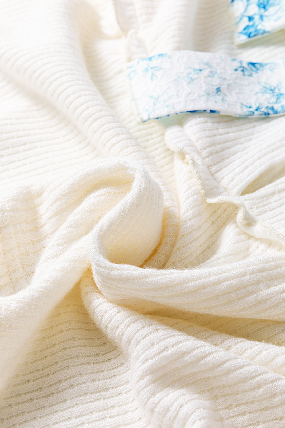 Textured Knit V Neck Short Bubble Sleeve Peplum Top