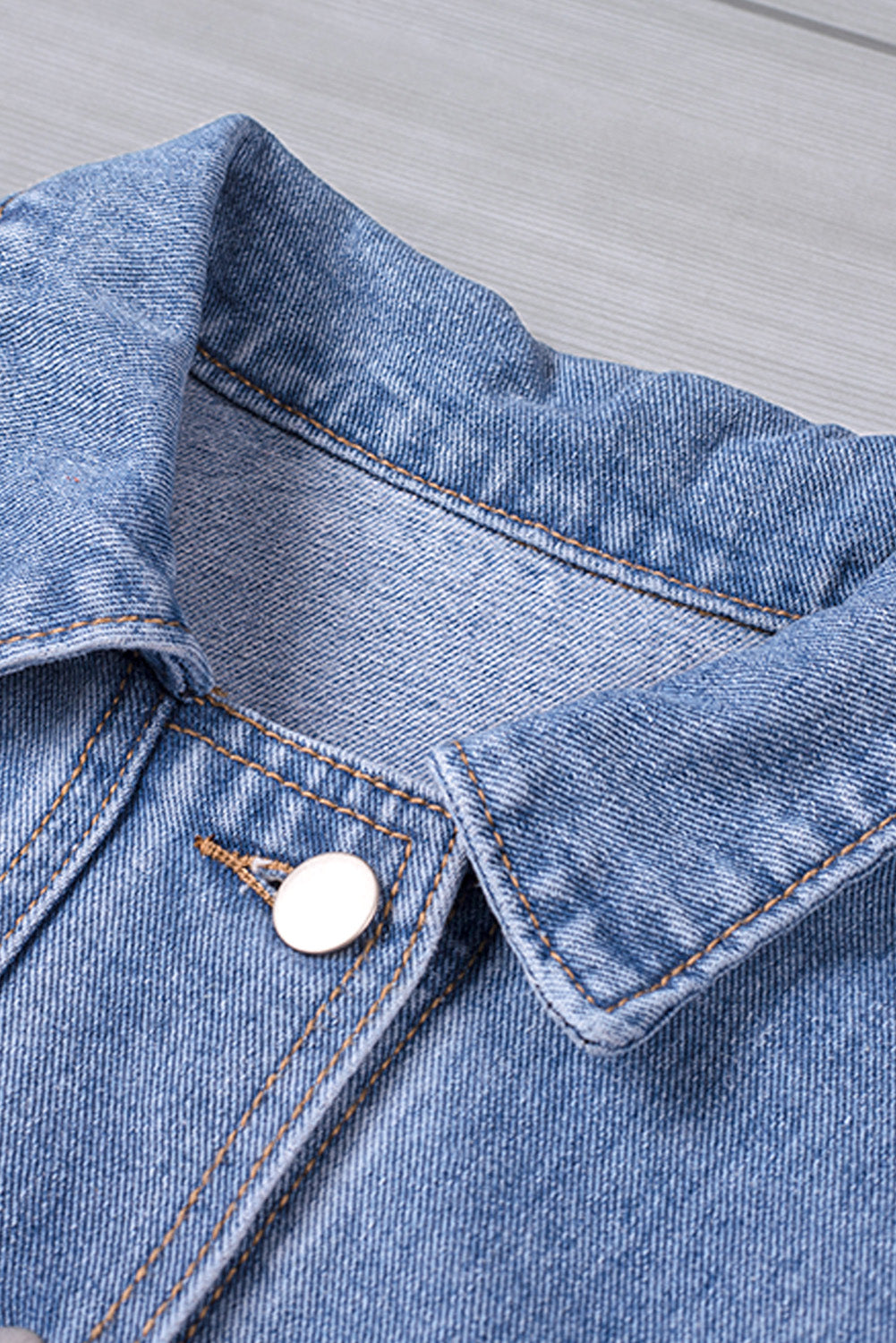 Turn Down Collar Pocket Buttoned Denim Jacket