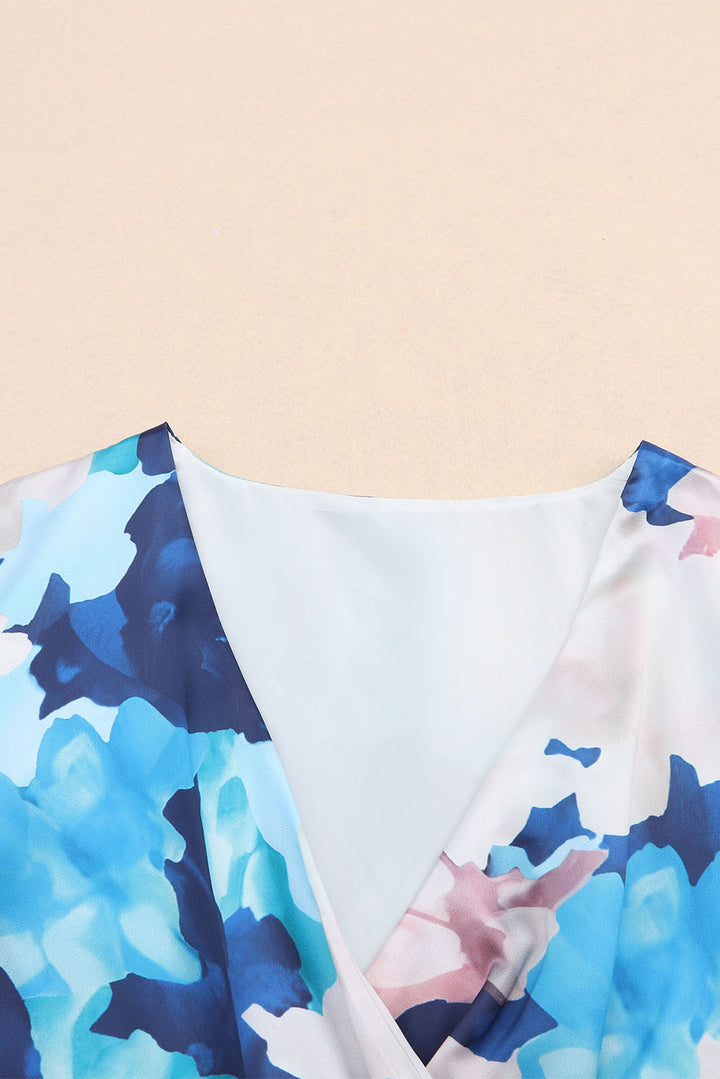 Langärmliges Kleid mit Rüschen und abstraktem Blumenmuster