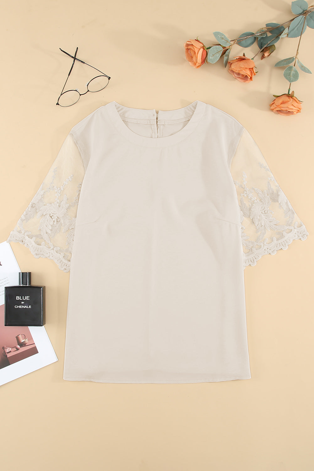 Chic White Floral Lace Short Sleeve Top
