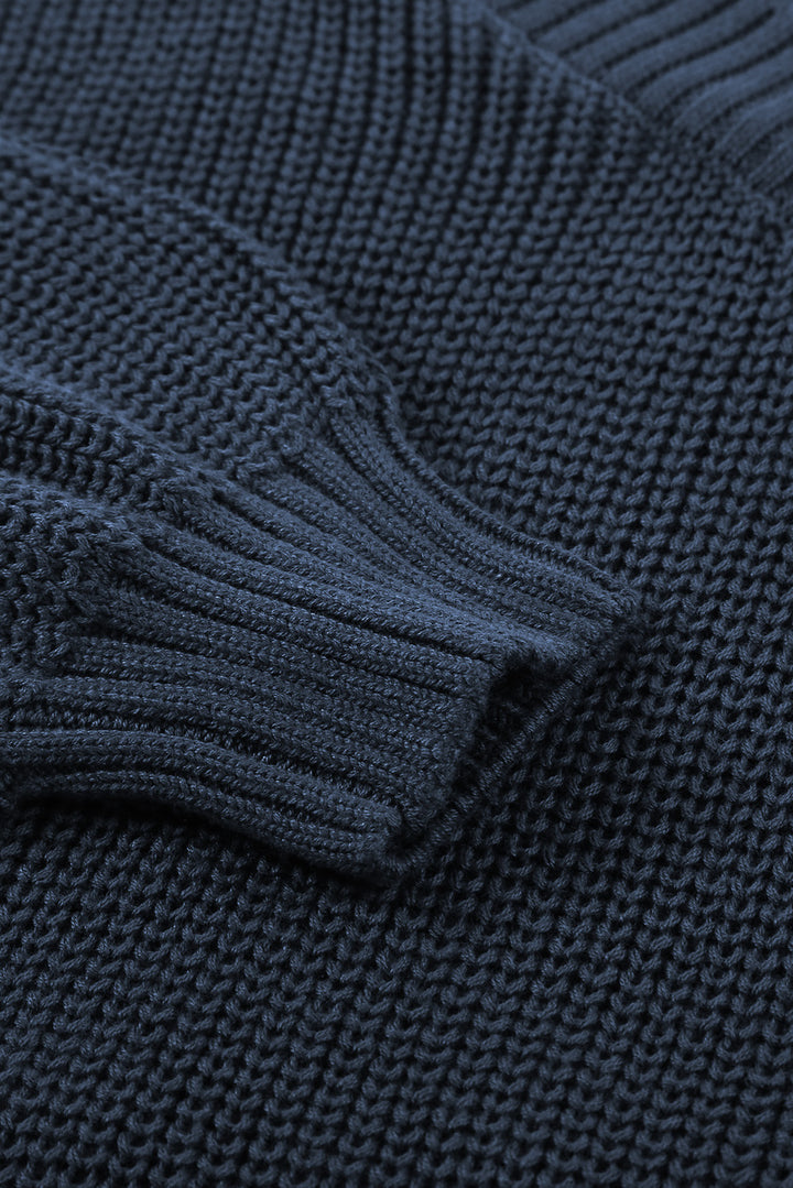 Modischer dunkelblauer Juliette-Strickpullover mit Tauschulter 
