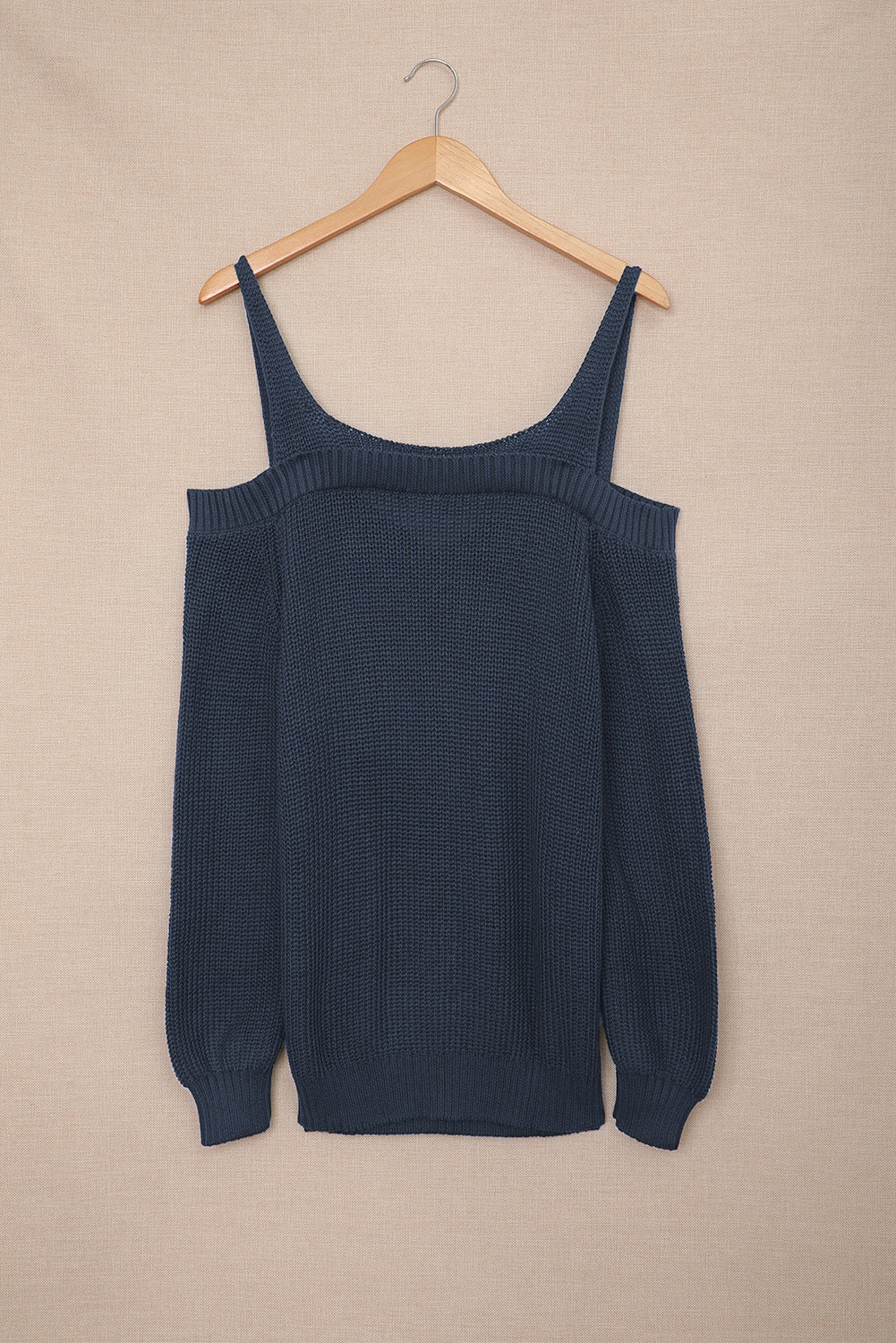 Modischer dunkelblauer Juliette-Strickpullover mit Tauschulter 