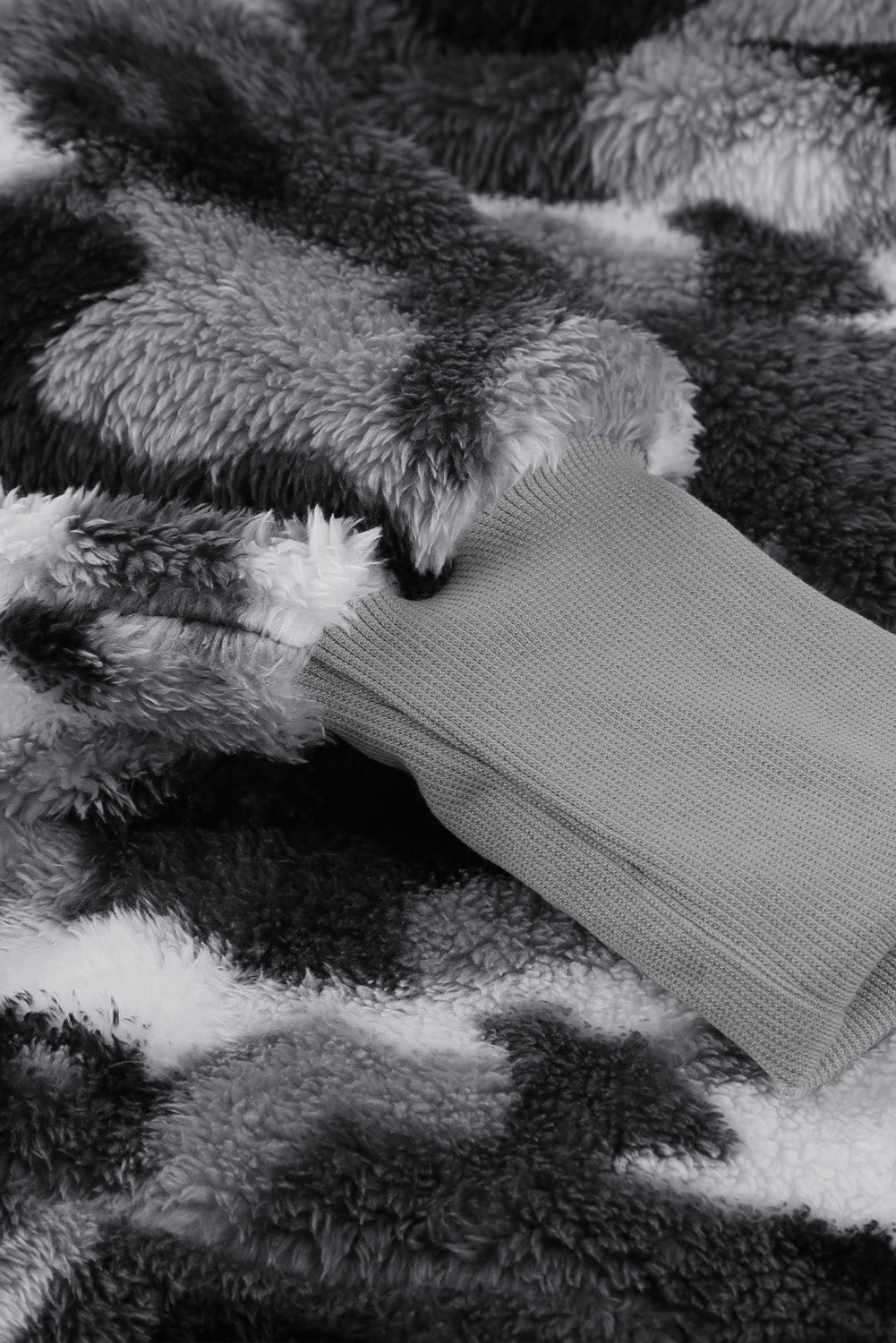 Manteau à capuche en polaire camouflage