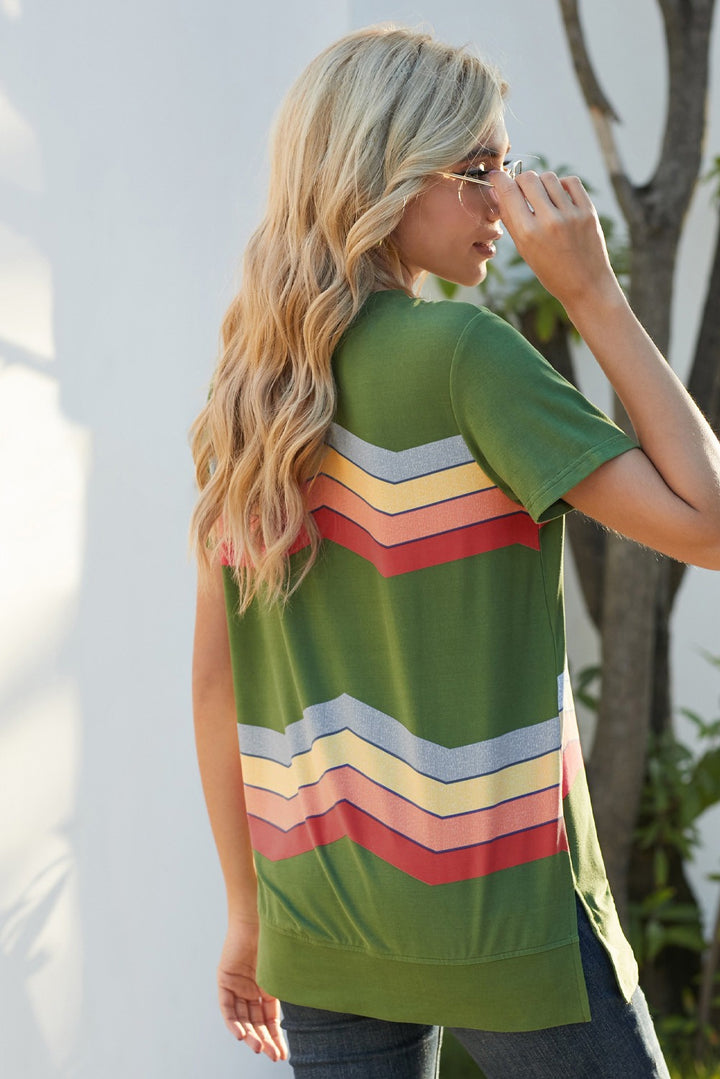 Women's Green Colorful Wavy Stripes Print Short Sleeve Tee