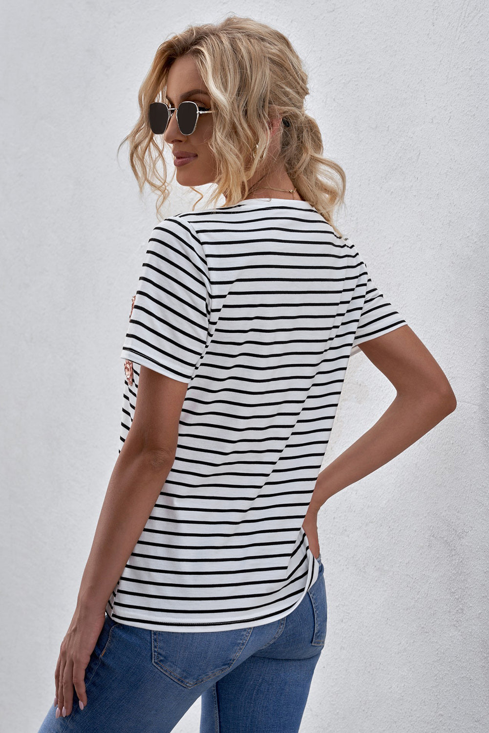 Women's Short Sleeve V Neck White Striped T-shirt with Patch Pocket