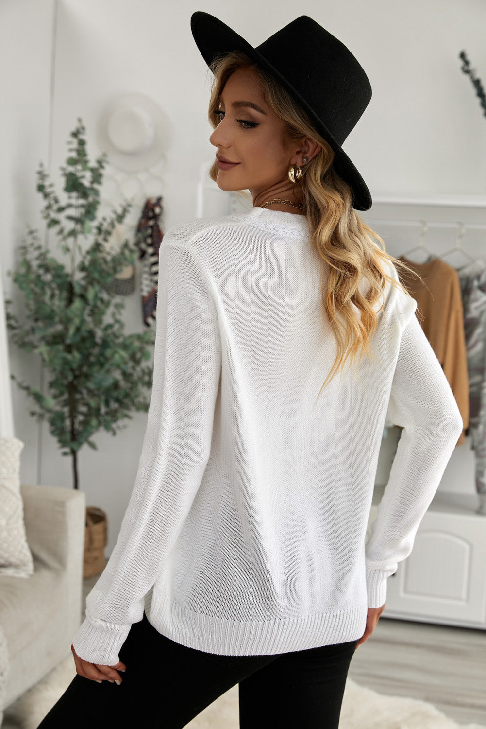 Women's White V Neck Lace Splicing Buttoned Cardigan